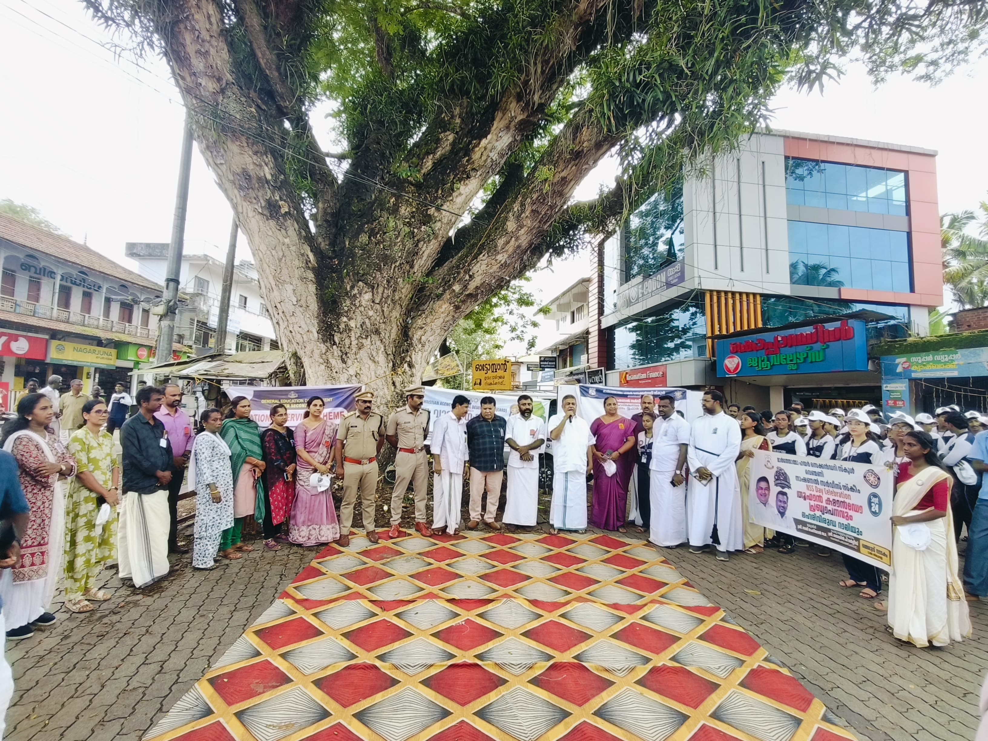 
വെൺമണി മാർത്തോമ്മാ ഹയർ സെക്കൻഡറി സ്കൂളിലെ നാഷണൽ സർവീസ് സ്കീം  വോളണ്ടിയർമാരെ തൂഫാൻ കമാൻഡോകൾ ആയി പ്രഖ്യാപിച്ചു 